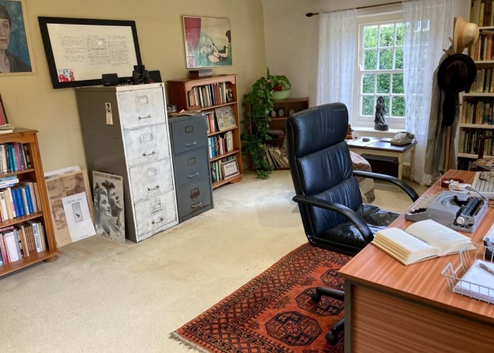 10. Home Office / Study