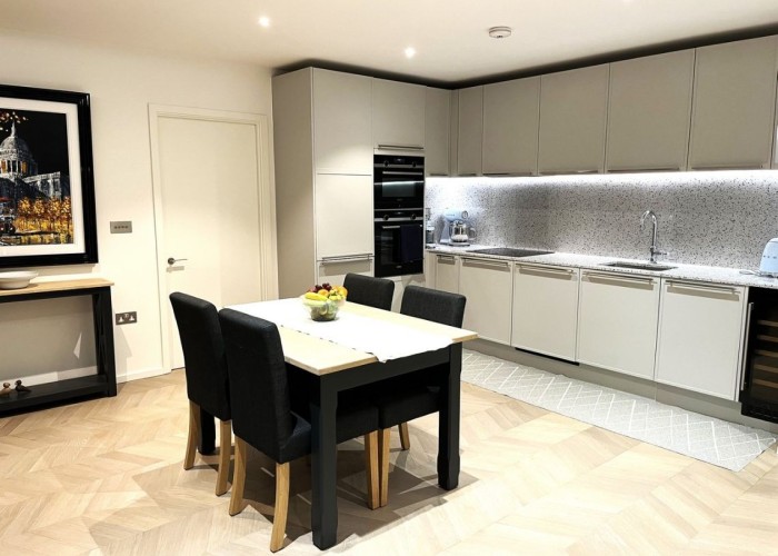 7. Kitchen With Table