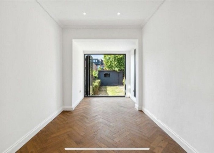 7. Diningroom