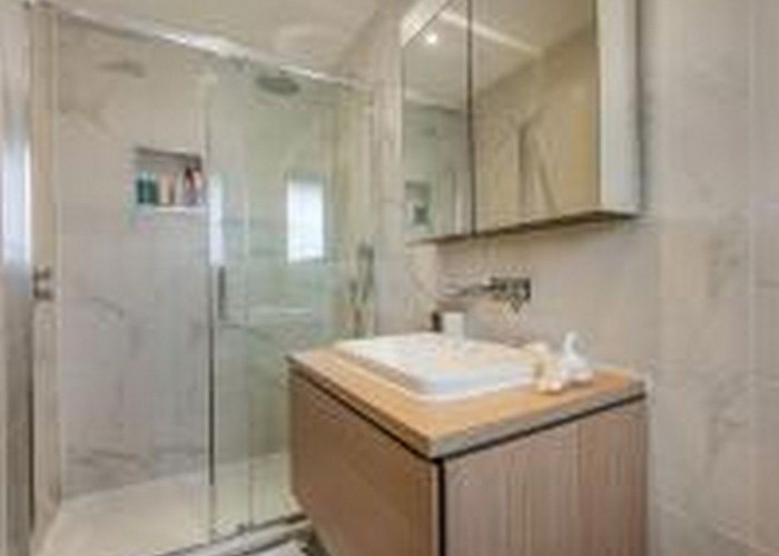 17. Shower Room