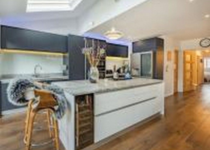 4. Kitchen (With Island)