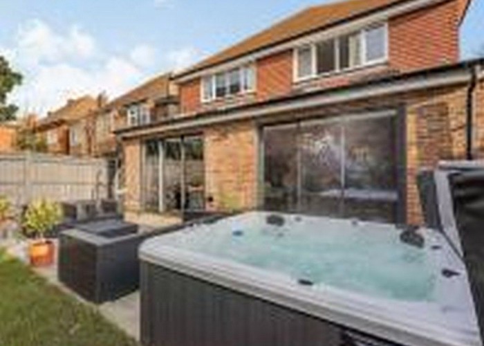 25. Hot Tub/Jacuzzi
