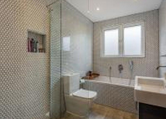 22. Bathroom (Shower and bath)