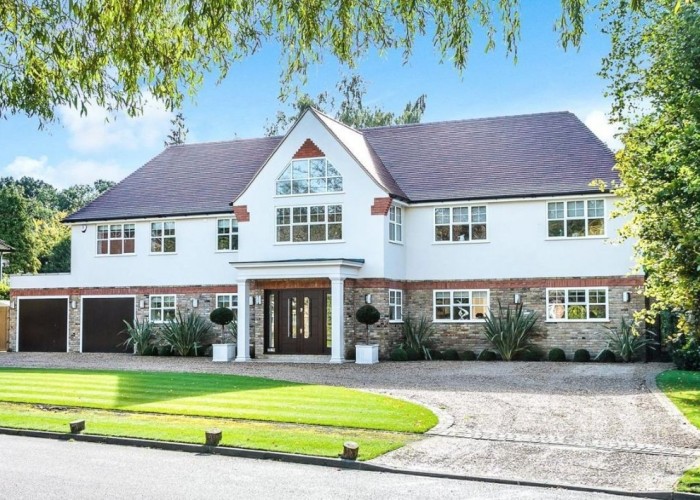 1. Exterior (Contemporary), America In The UK