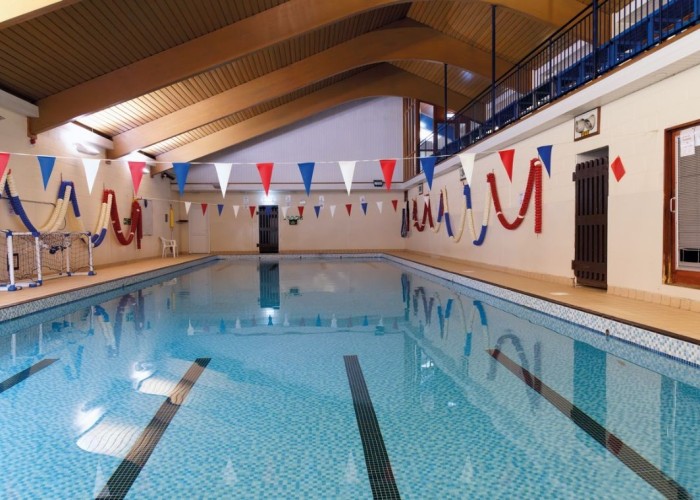 8. Swimming-pool