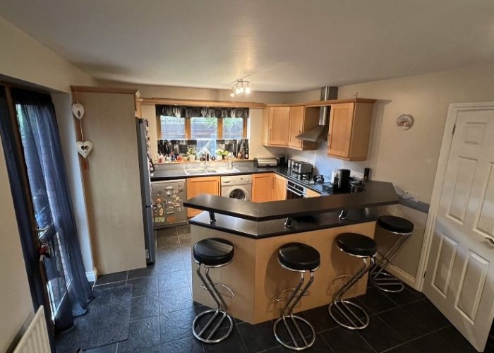 10. Kitchen (With Island), Kitchen (Wooden Units), Kitchen (Electric/Induction Hob)