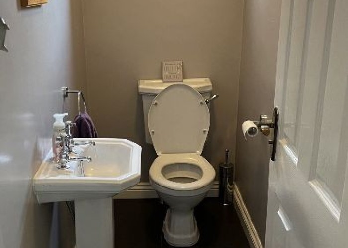17. Toilet