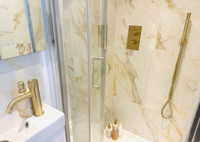 15. Shower Room