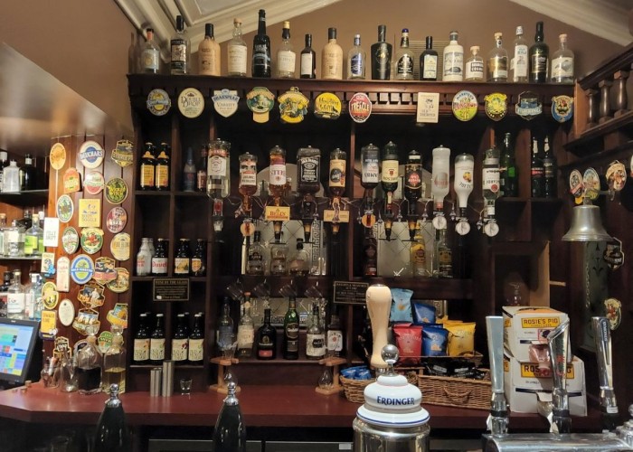 1. Pub / Bar