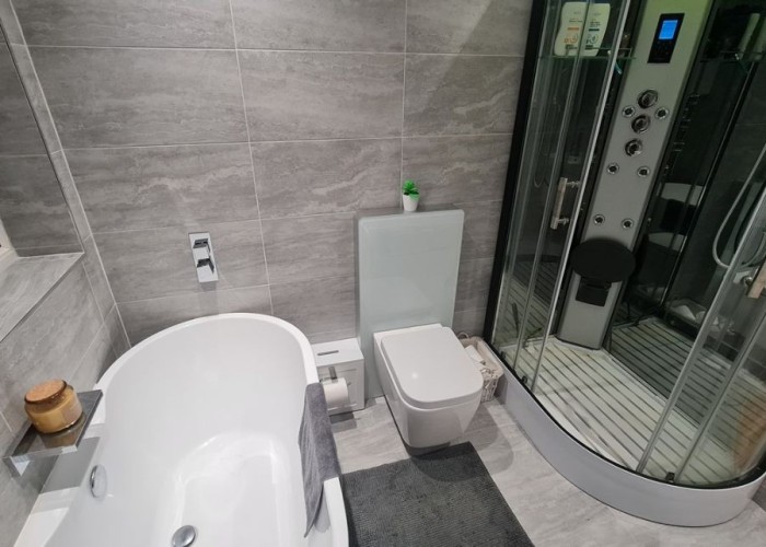 8. Bathroom (Shower and bath)