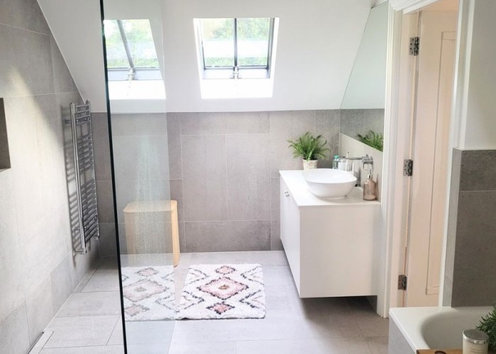 28. Shower Room