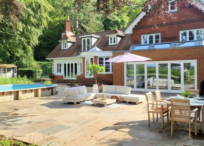 1. Swimming-pool, Patio / Veranda