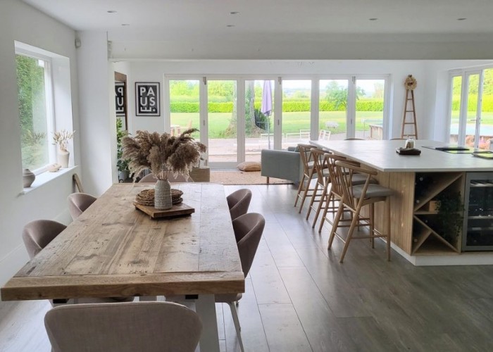 6. Diningroom