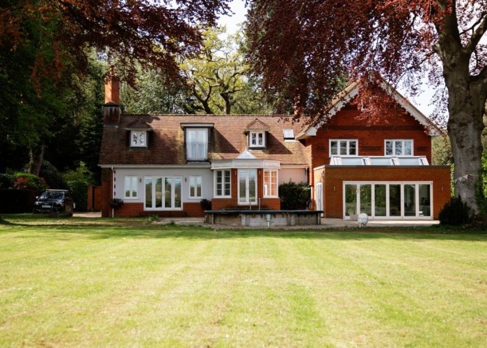 39. Garden (Rear, Large)