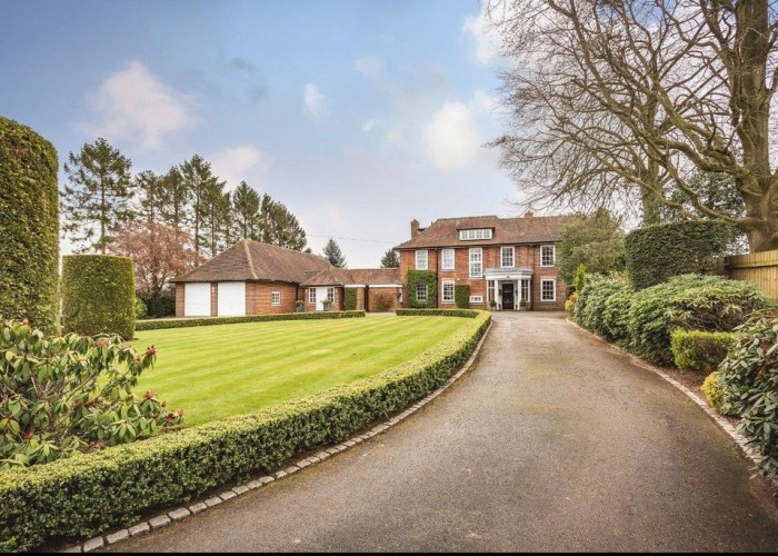 2. Driveway, House / Cottage Exterior, Lawn