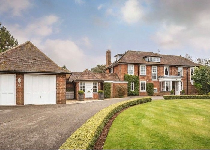 1. Exterior, Driveway, Garage (Double)