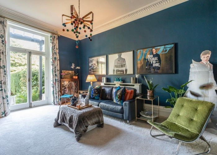 18. Livingroom, Doorway