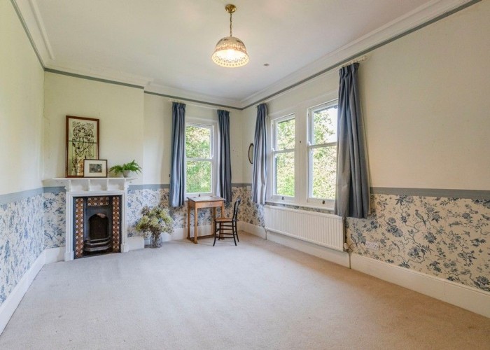 21. Empty / Spare Room, Fireplace, Pattern Wallpaper