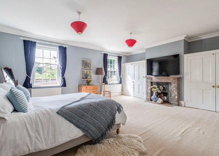 25. Bedroom (Master/En-Suite)