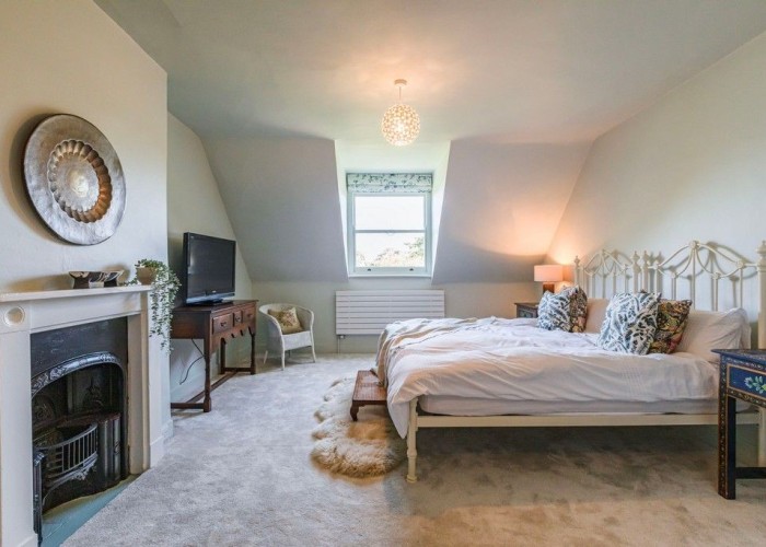 33. Fireplace, Bedroom (Double)