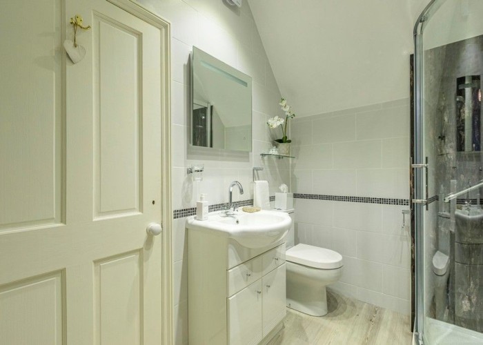 28. Shower Room, Bedroom (Master/En-Suite)