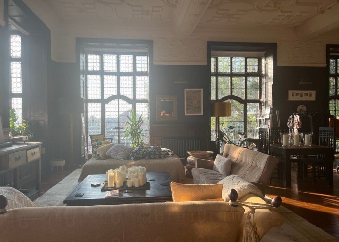 5. Livingroom, Windows, Open-plan, Styled Ceiling, Wooden Floor