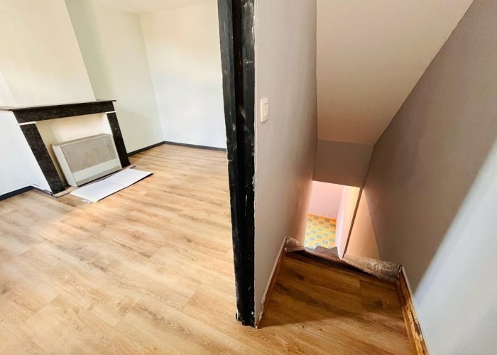 16. Bedroom, Fireplace