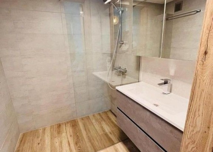 15. Shower Room, Bedroom (Master/En-Suite)