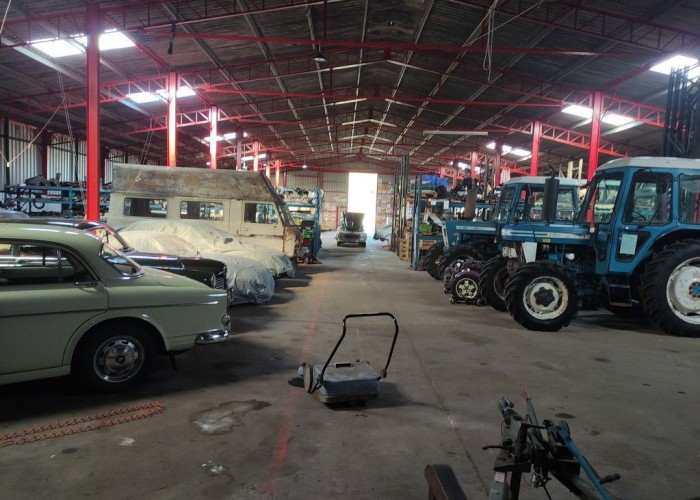 1. Garage, Workshop, Car (Vintage)