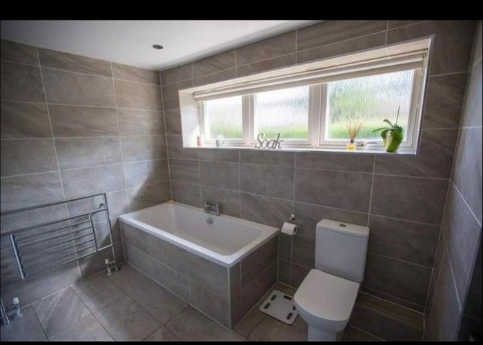 27. Tiled Floor, Bathroom (Shower and bath)