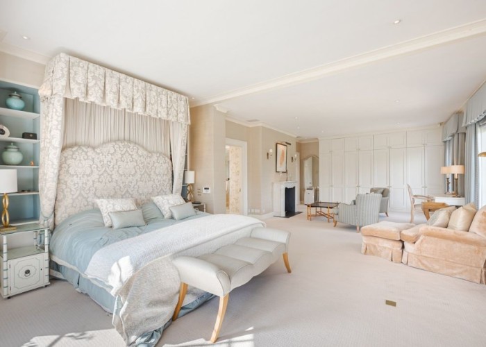 37. Bedroom (Master/En-Suite)