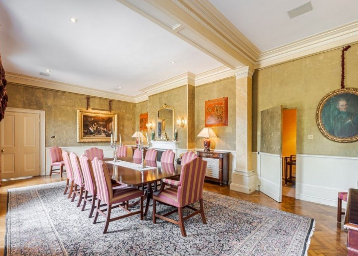 7. Diningroom
