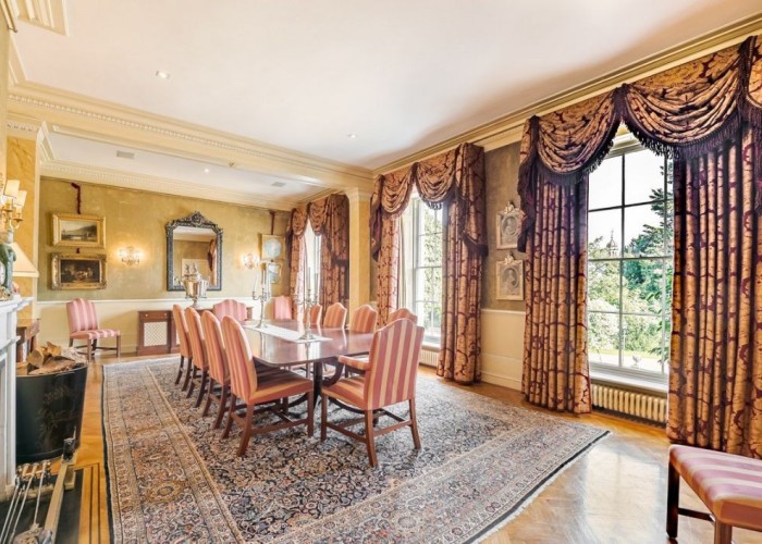 8. Diningroom