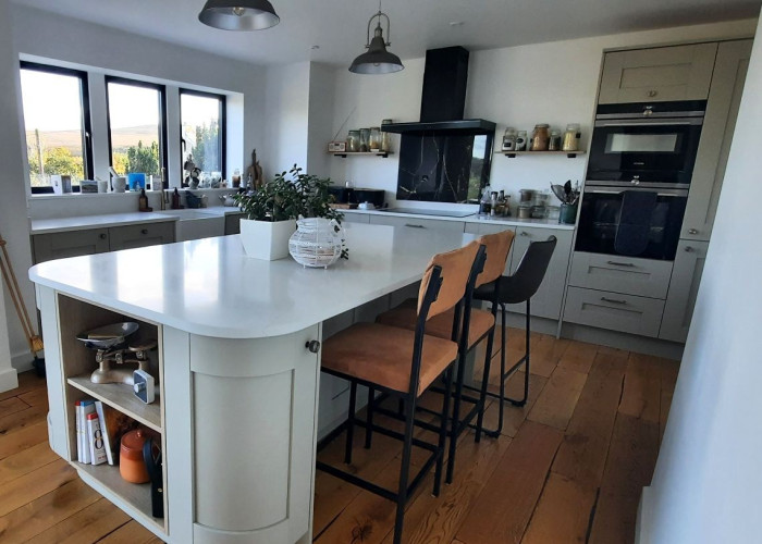 2. Kitchen (With Island)