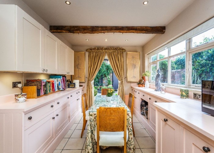 10. Kitchen (Cream or White units)