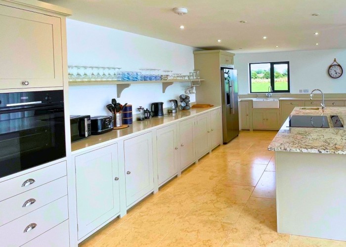3. Kitchen (With Island), Kitchen (Electric/Induction Hob)