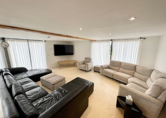 6. Livingroom