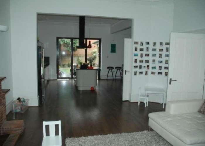 4. Kitchen (With Island)