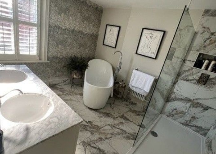 13. Bathroom (Shower and bath)