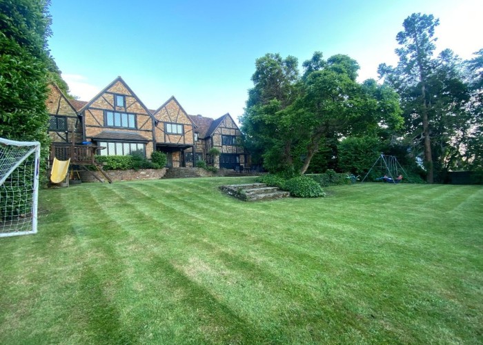 35. Garden (Rear, Large)