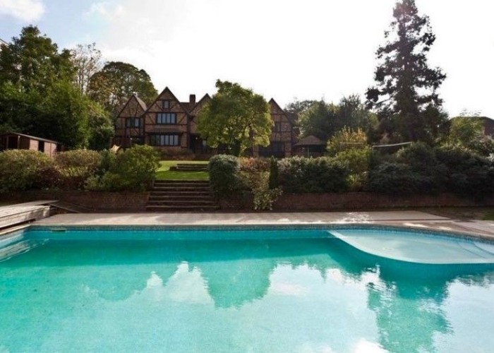 30. Swimming-pool