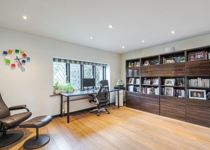 17. Home Office / Study