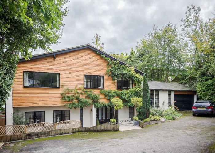1. Driveway, Garage, Coronavirus-Friendly