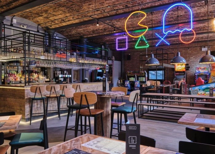 2. Pub / Bar / Club