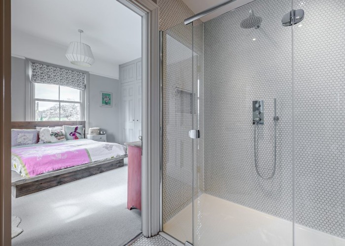 31. Shower Room