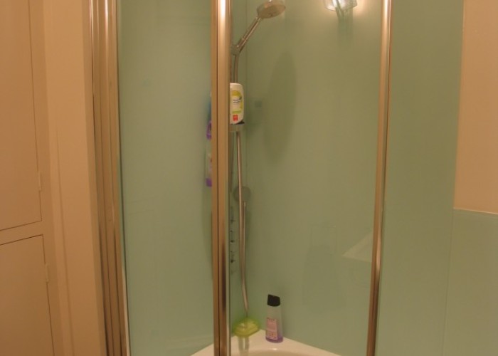 40. Shower Room