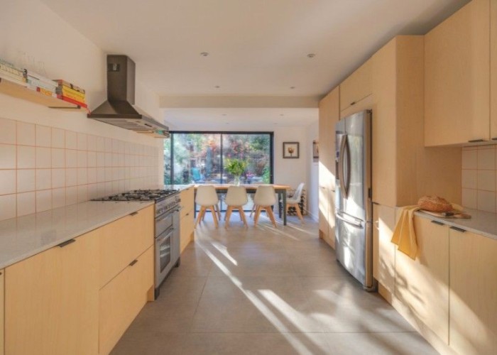 7. Diningroom, Kitchen (Wooden Units), Kitchen With Table, Open-plan