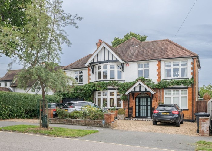 Large Family Detached London Home For Filming