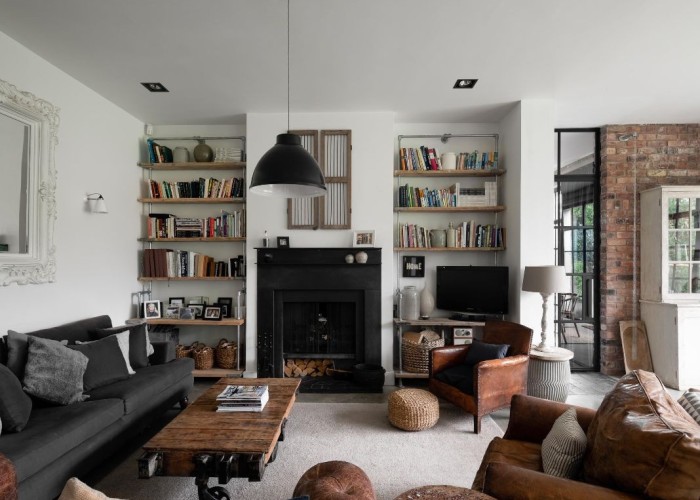 7. Livingroom, Fireplace