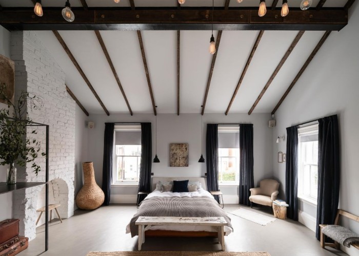 13. Bedroom (Master/En-Suite)